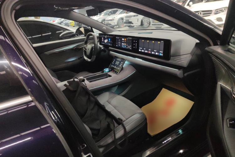 Used VOYAH PASSION 2024 PHEV Four-Wheel Drive Ultra-Long Range Executive Edition Right Front Seat