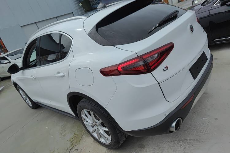 Used Alfa Romeo Stelvio 2017 2.0T 200HP Luxury Edition
