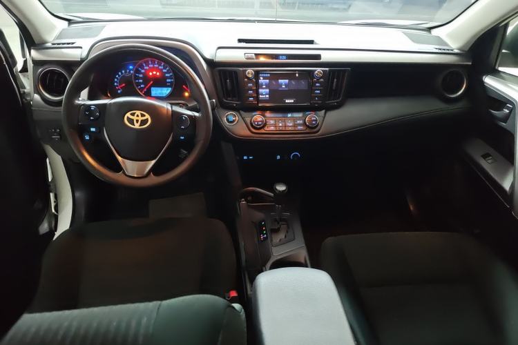 Used Toyota RAV4 2016 2.0L CVT Two-Wheel Drive Fashion Edition China V Standard Center Console