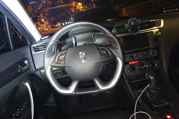 Used DS 6 2016 1.6T Luxury Edition THP160
