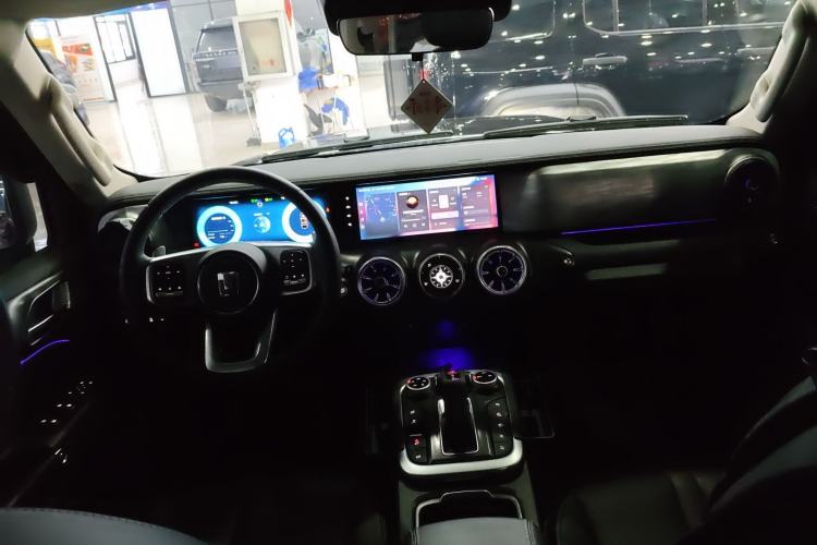 Used Tank 300 2021 Off-Road Edition 2.0T Conqueror Center Console