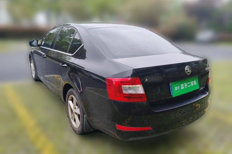 Used Skoda Octavia 2015 1.6L Automatic Yijie Edition Rear Left 45 Deg