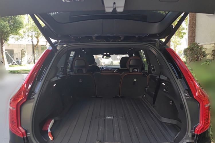 Used Volvo XC90 2023 B6 Zhiyi Luxury Edition 7-Seater
