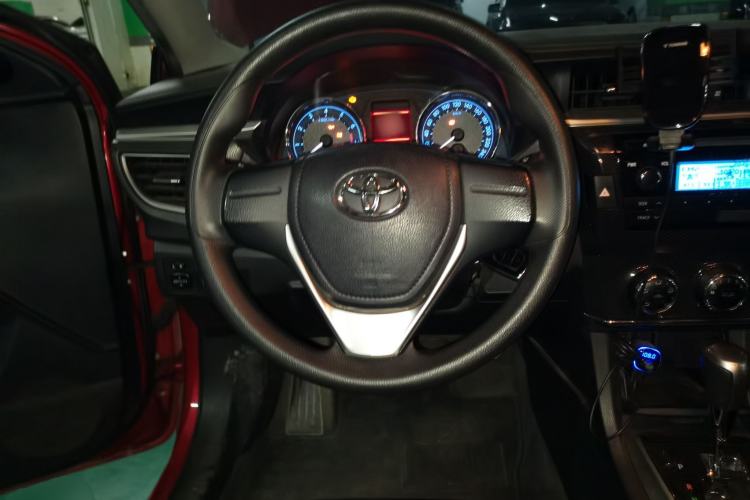 Used Toyota Corolla 2014 1.6L CVT GL-i Steering Wheel