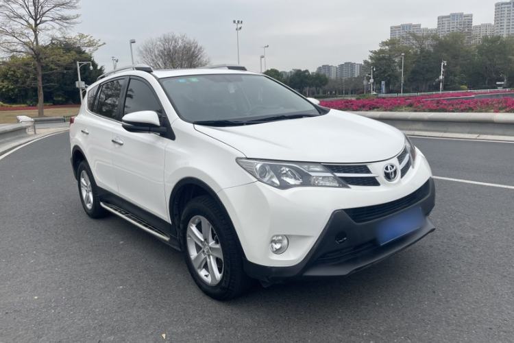 Used Toyota RAV4 2013 2.0L CVT Four-Wheel Drive New Edition