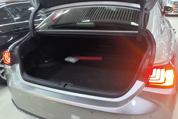 Used Lexus ES 2023 200 Excellence Edition
