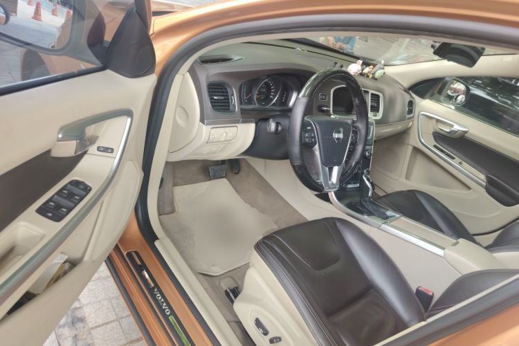 Used Volvo S60 2014 S60L 2.0T Zhiyuan Edition