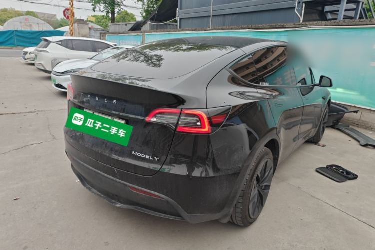 Used Tesla Model Y 2023 Long-Range All-Wheel-Drive Version
