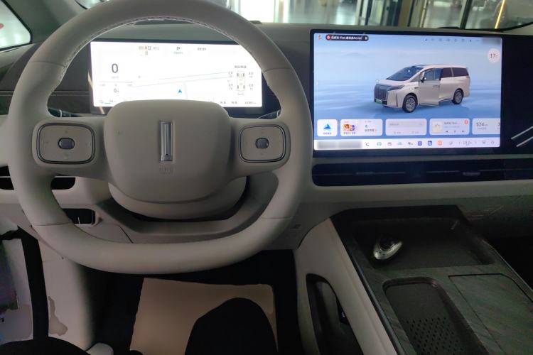 Used Wey Gaoshan 2025 Four-Wheel Drive Alpine 8 Center Console