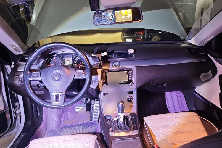 Used Volkswagen FAW-Volkswagen CC 2013 3.0 FSI V6 Center Console