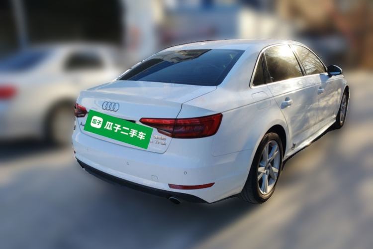 Used Audi A4L 2017 40 TFSI Ambition Edition
