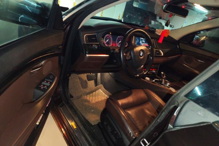 Used BMW 5 Series GT 2014 528i Luxury Edition Driver Seat