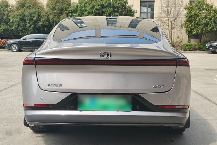 Used CHANGAN NEVO A07 2025 All-Electric "True Fragrance" Edition 710-Mile Long-Range Version Exterior 4