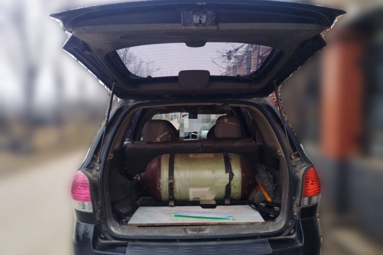 Used Huatai Santa Fe Classic 2012 2.0L Gasoline Manual Two-Wheel Drive Navigation Edition Trunk