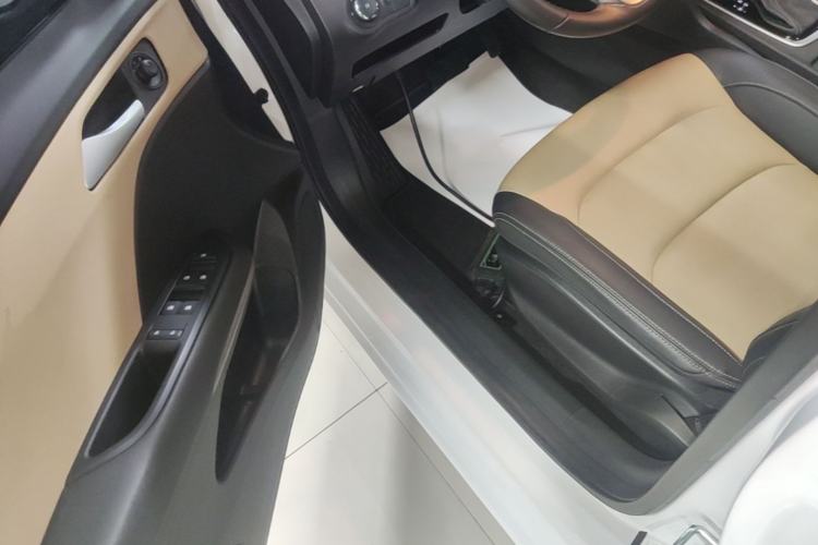 Used Chevrolet Monza 2021 320 Automatic Enjoyment Sunroof Edition Driver Seat