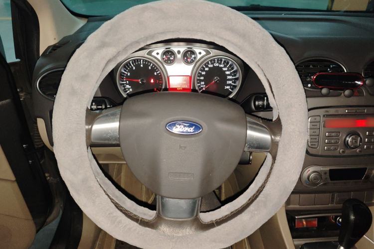 Used Ford Focus 2013 Sedan Classic 1.8L Automatic Fashion Edition Steering Wheel