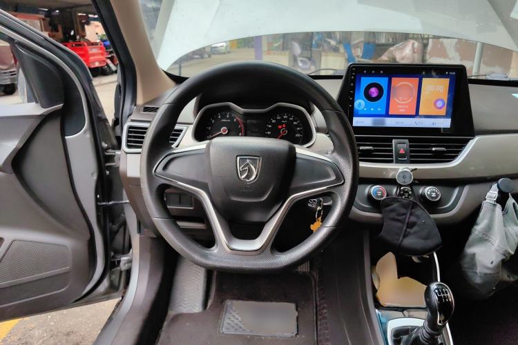 Used Baojun 310W 2017 1.5L Manual Comfort Version China V Steering Wheel