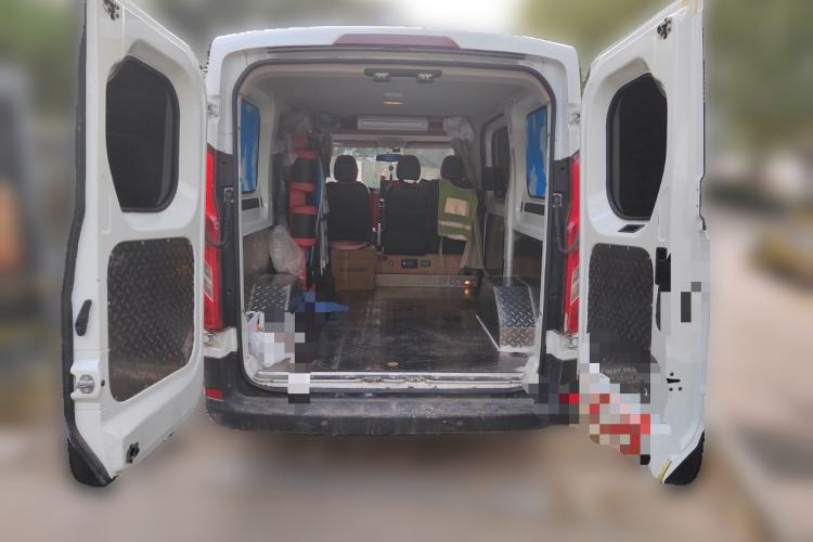 Used SAIC MAXUS Xintu V90 2020 2.0T Manual Yunjie Version Front-Wheel Drive with Single Rear Tire Short Wheelbase Mid-Height Design 6-Seater
