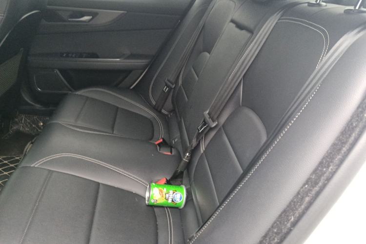 Used Jaguar XEL 2020 2.0T 200PS R-DYNAMIC Youth Sports Edition Left Rear Seat