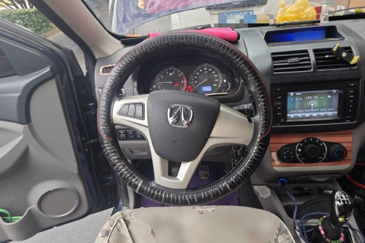 Used BAIC Weiwang M20 2014 1.5L Comfort Version BJ415B Steering Wheel