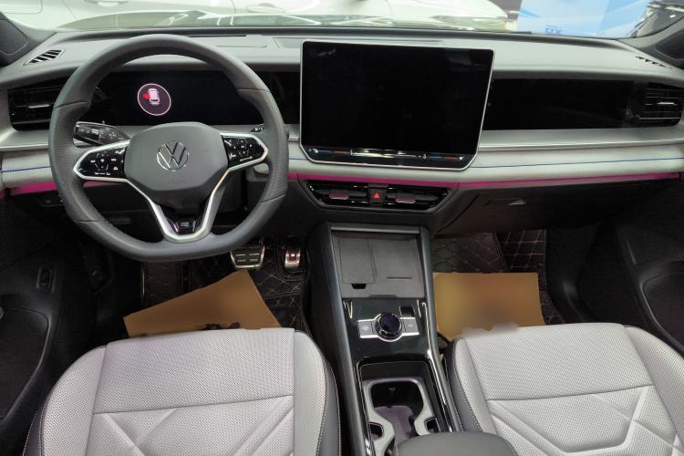 Used Volkswagen Tayron 2025 Tiguan L 380TSI 4Motion Luxury Center Console