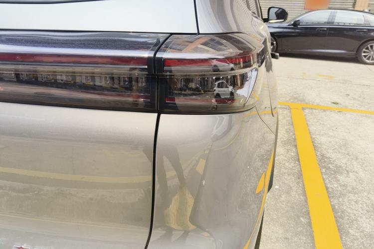 Used Chery Fengyun T8 2025 1.5T 130 km Luxury Edition 5-Seater Right Rear Taillight