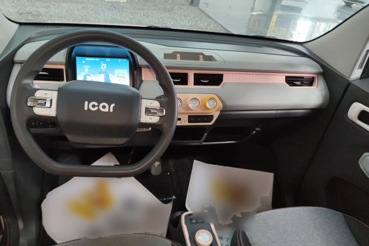 Used Chery QQ Ice Cream 2022 120km Conical Shape Lithium Iron Phosphate Center Console