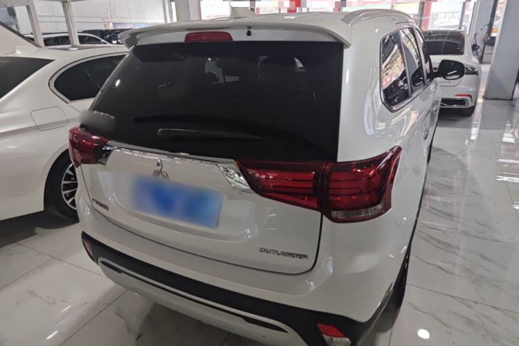 Used Mitsubishi Outlander 2020 2.4L 4x4 Zhi Xiang Edition 7-Seater Rear Right 45 Deg