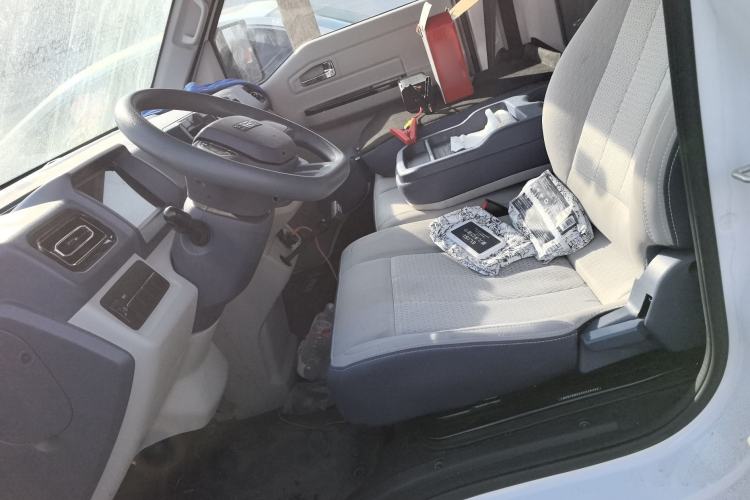 Used SRM New Energy E3L 2025 Ningde 41.86kWh 305KM Practical Van Left Front Seat