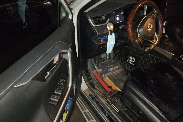 Used Toyota RAV4 2020 2.0L CVT Two-Wheel Drive Prestige Edition
