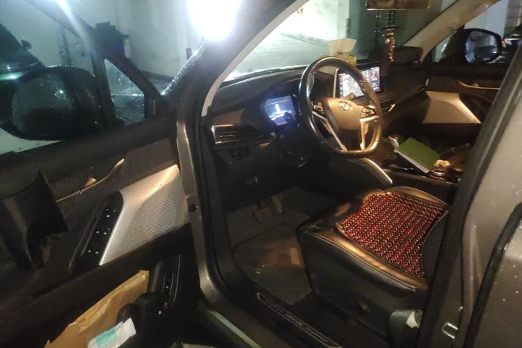 Used SAIC MAXUS D90 2017 2.0T Automatic Two-Wheel Drive Mercury Base Edition Driver Seat