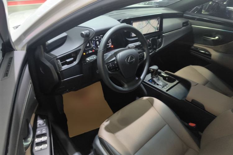 Used Lexus ES 2022 200 Excellence Edition
