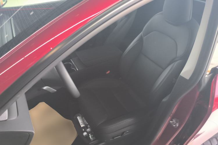 Used Tesla Model Y 2025 Rear-Wheel-Drive Version
