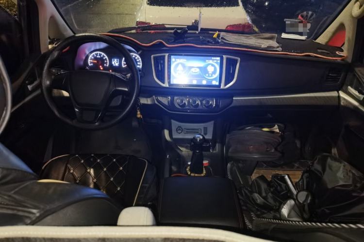 Used FORTHING Lingzhi 2020 M5L 1.6L Utility Model Center Console