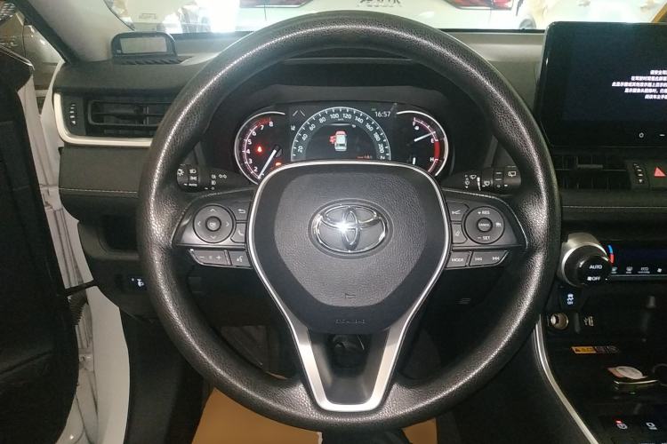 Used Toyota RAV4 2023 2.0L CVT Two-Wheel Drive Fashion Edition
