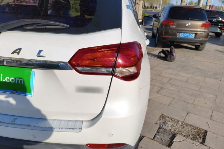 Used Haval H2 2017 Blue Label 1.5T Manual Two-Wheel Drive Elite Model Right Rear Taillight