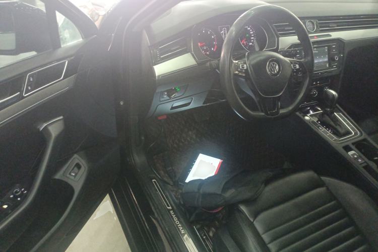 Used Volkswagen Magotan 2018 330TSI DSG Advanced Model Driver Seat