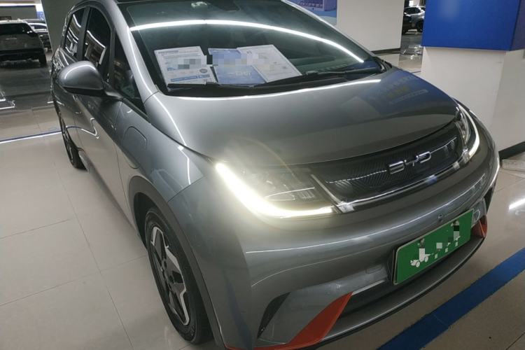 Used BYD Dolphin 2021 405 km Fashion Edition Front Right 45 Deg