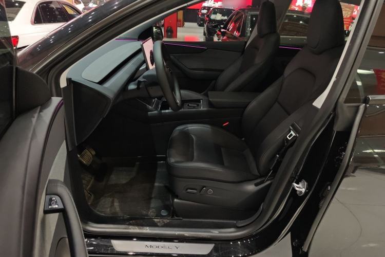 Used Tesla Model Y 2025 Rear-Wheel-Drive Version