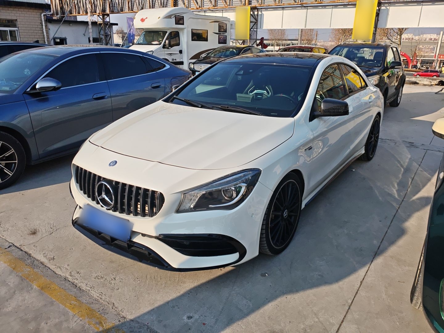 Под передней частью автомобиля