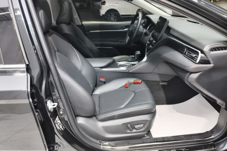 Used Toyota Camry 2023 2.0G Luxury Edition Right Front Seat