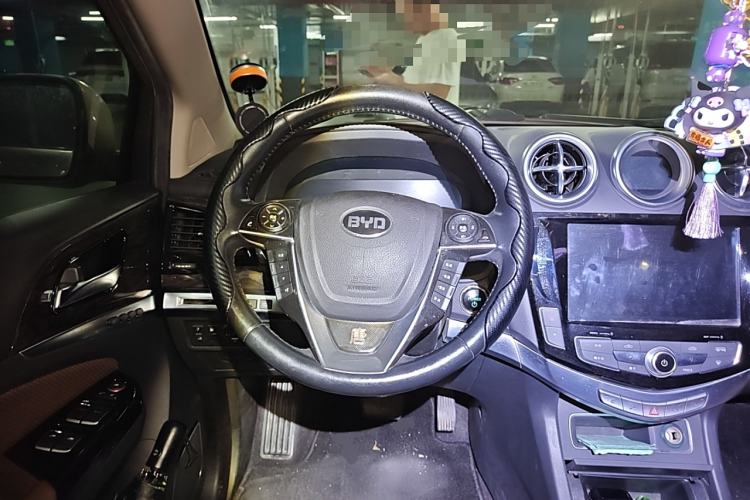 Used BYD Tang New Energy 2015 2.0T Four-Wheel-Drive Flagship Model