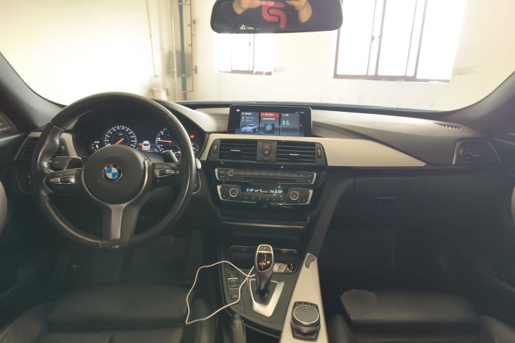 Used BMW 3 Series GT 2019 320i M Sport Center Console