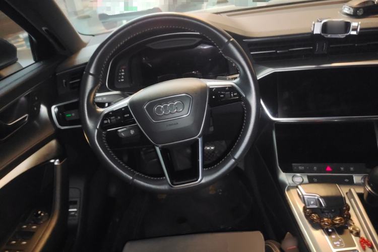Used Audi A6L 2019 40 TFSI Luxury Dynamic Model Steering Wheel