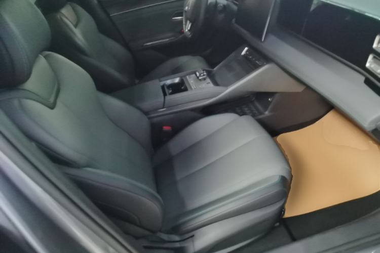 Used BYD Qin L 2025 DM-i Smart Drive 80KM Leading Model
