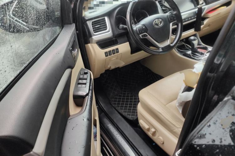 Used Toyota Highlander 2018 2.0T Four-Wheel Drive Luxury Version 7 Seats China VI Standard Driver Seat