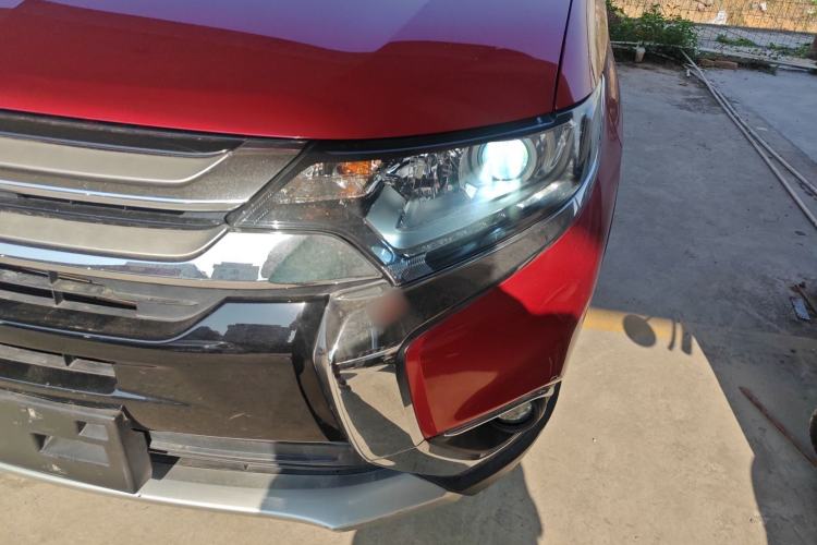 Used Mitsubishi Outlander 2018 2.0L Two-Wheel Drive Glory Edition 5 Seats Left Front Headlight