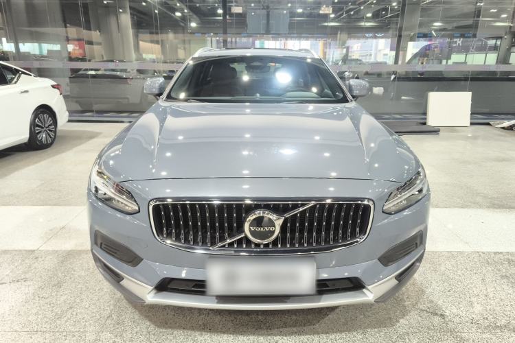 Used Volvo V90 2022 Cross Country B5 AWD Smart Range Edition
