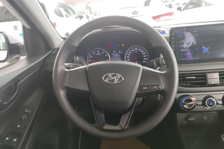 Used Hyundai Celesta 2017 1.6L Automatic Enjoyment Version GLS