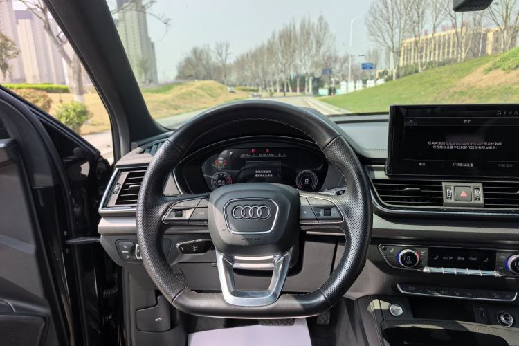 Used Audi Q5L Sportback 2022 Updated 40 TFSI Luxury Edition Interior 4